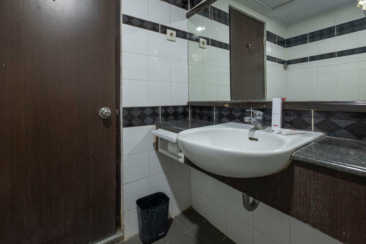 Oyo 628 Losari Metro ماكاسار المظهر الخارجي الصورة